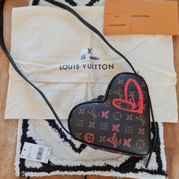 Louis Vuitton Handbags - Louis vuitton sac heart bag
